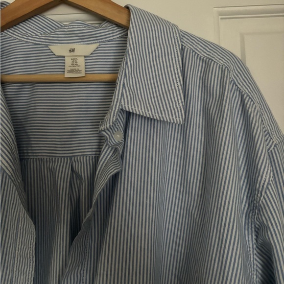 H&M Blue Casual Button Down Shirt Relaxed Fit - Picture 3 of 5